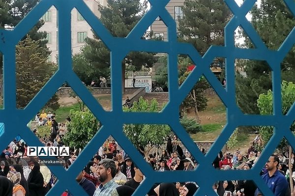 اجرای سرود سلام فرمانده در اندیشه