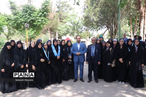 نشست تشکل‌های دانش‌آموزی خراسان رضوی با وزیر آموزش و پرورش