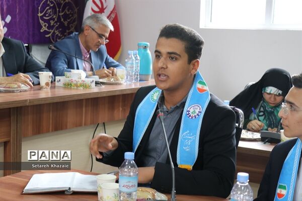 نشست تشکل‌های دانش‌آموزی خراسان رضوی با وزیر آموزش و پرورش