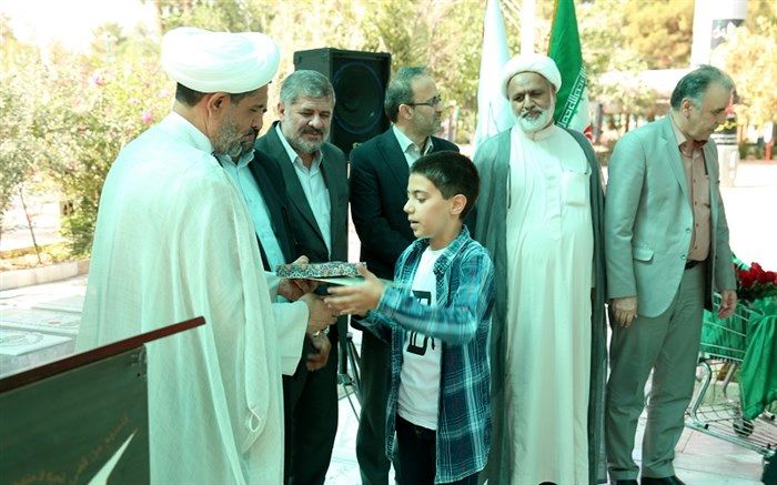دانش‌آموزان برگزیده فراخوان «نامه‌ای به رفیق شهیدم»در قم تجلیل شدند