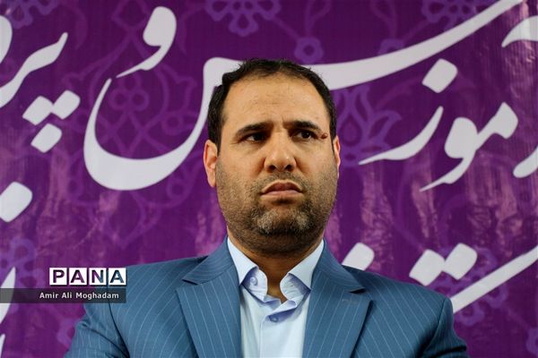 هم اندیشی وزیر آموزش و پرورش با دانش‌آموزان