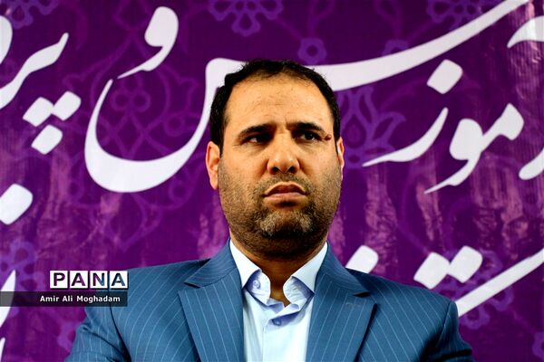 هم اندیشی وزیر آموزش و پرورش با دانش‌آموزان