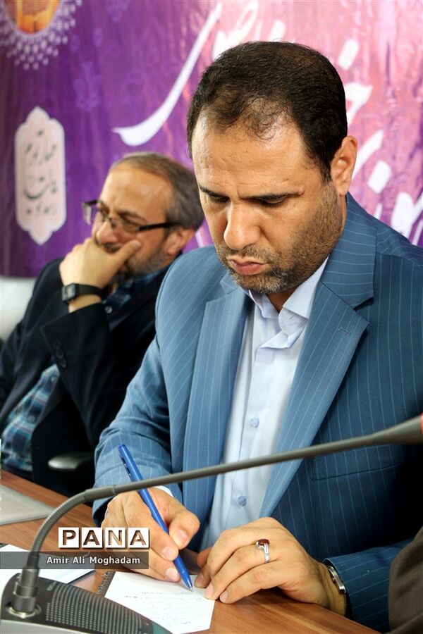 هم اندیشی وزیر آموزش و پرورش با دانش‌آموزان