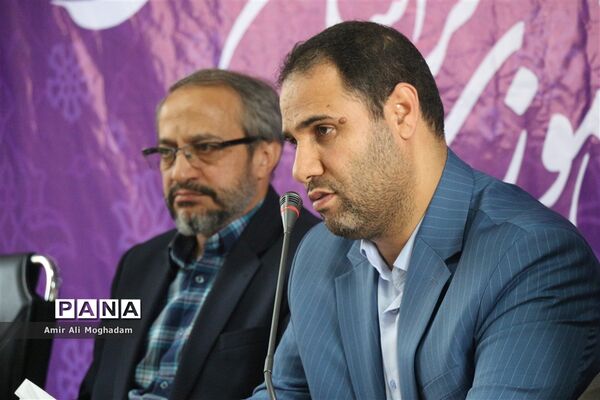 هم اندیشی وزیر آموزش و پرورش با دانش‌آموزان