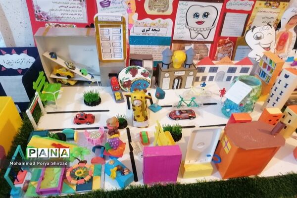 نمایشگاه دست‌سازهای دانش‌آموزان ناحیه چهار شیراز در طرح بوم