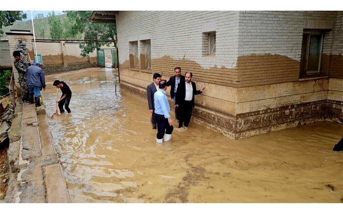 بازدید میدانی مدیرکل آموزش و پرورش اردبیل از مدارس آسیب‌دیده سیل گرمی