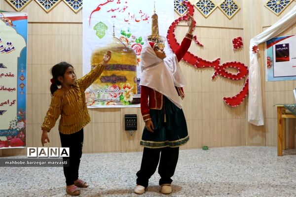 برپایی هفتمین همایش ادبی خورشید هشتم و رونمایی کتاب در مروست