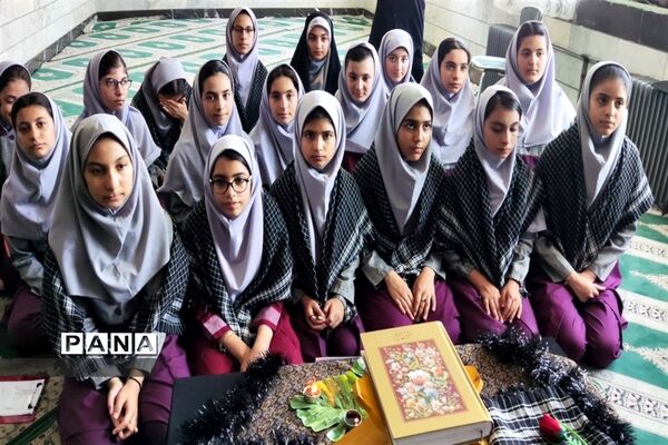 حضور دانش‌آموزان شهرستان‌قدس در مراسم سالگرد، عروج ملکوتی حضرت امام خمینی (ره)