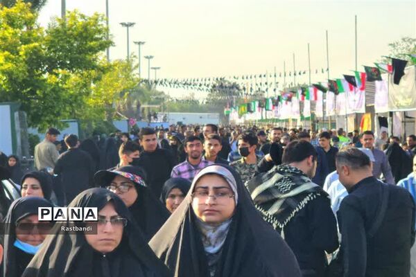 حضور گسترده مردم در سی و چهارمین سالروز ارتحال امام خمینی(ره)