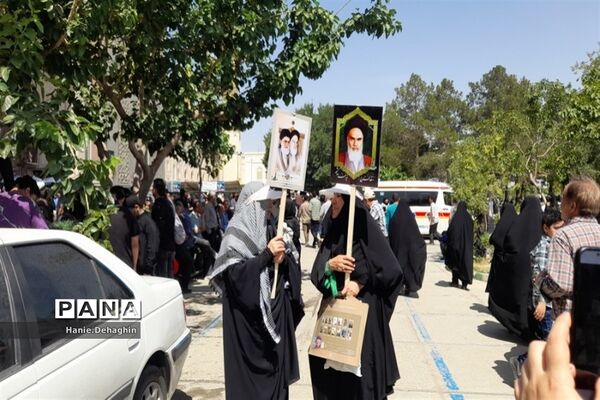 حضور دانش‌آموزان پاکدشت در مراسم رحلت امام‌خمینی (ره)