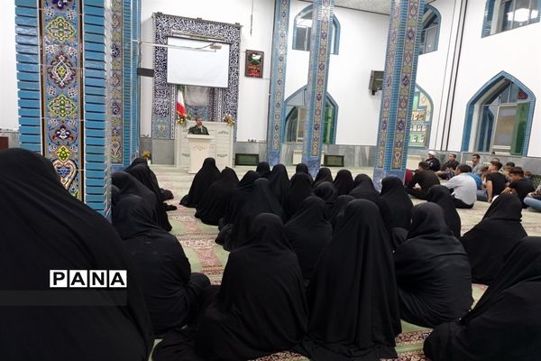 اعزام اولین کاروان زیارتی شهرستان طارم به حرم امام خمینی(ره)