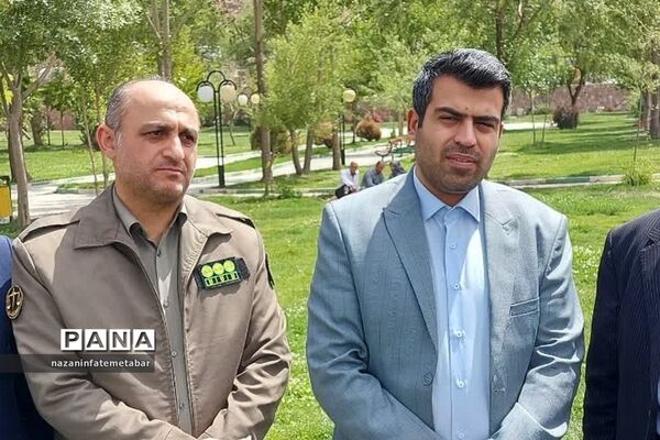 برگزاری پویش مردمی پاکسازی محیط‌زیست در پارک امیری فیروزکوهی شهرستان فیروزکوه