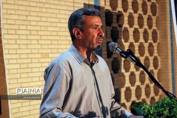 برپایی شب شعر در گلزار شهدای ابرکوه به‌مناسبت ارتحال امام خمینی (ره)