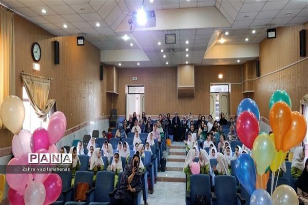 جشن الفبا دبستان زهره بنیانیان در سالن کانون سمیه شیروان
