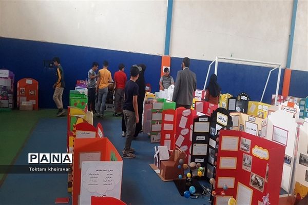 نمایشگاه جابربن‌حیان و فرصت‌های متنوع یادگیری دانش‌آموزان شهرستان شیروان