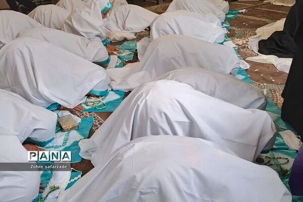 جشن تکلیف در دبستان برکت آبعلی رودهن در پایان سال تحصیلی