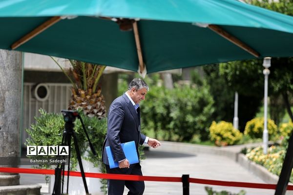 اعضای هیأت دولت در جمع خبرنگاران