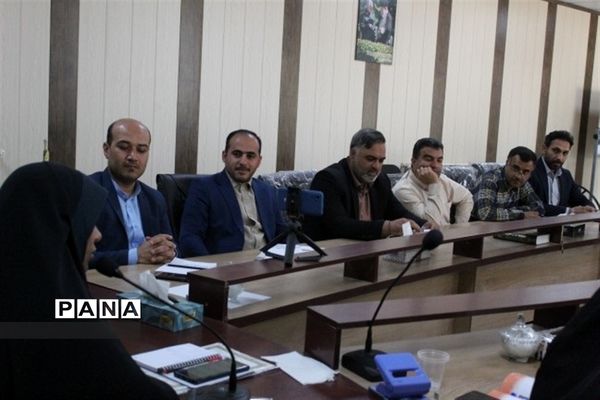 شورای اداری با طعم تاب آوری و تقدیر مدیر آموزش و پرورش منطقه جوادآباد در پی کسب رتبه سواد‌آموزی در سطح استان