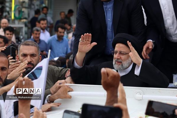 استقبال پرشکوه مردم تبریز از رئیس جمهوری