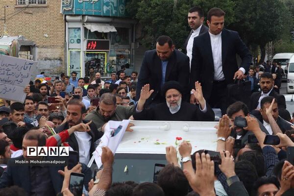 استقبال پرشکوه مردم تبریز از رئیس جمهوری
