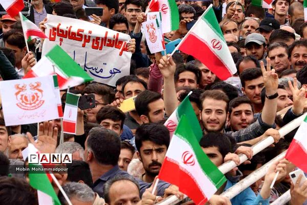 استقبال پرشکوه مردم تبریز از رئیس جمهوری