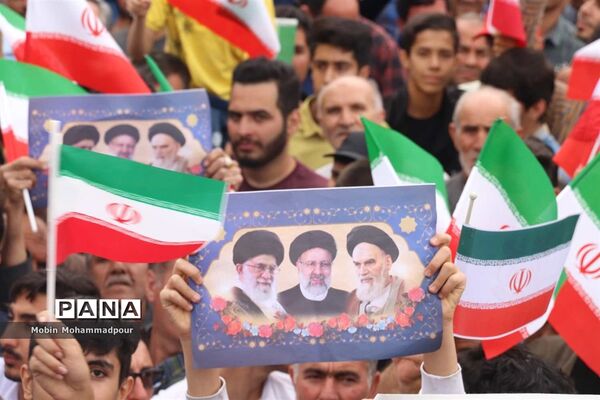 استقبال پرشکوه مردم تبریز از رئیس جمهوری