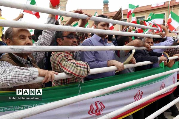 استقبال پرشکوه مردم تبریز از رئیس جمهوری