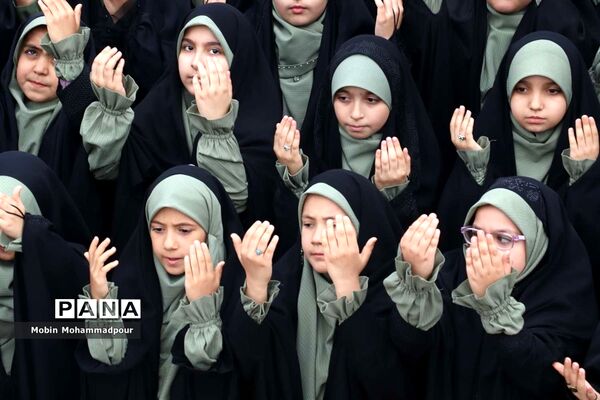 استقبال پرشکوه مردم تبریز از رئیس جمهوری
