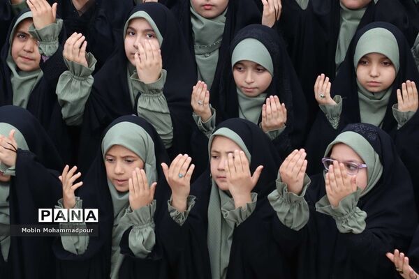 استقبال پرشکوه مردم تبریز از رئیس جمهوری