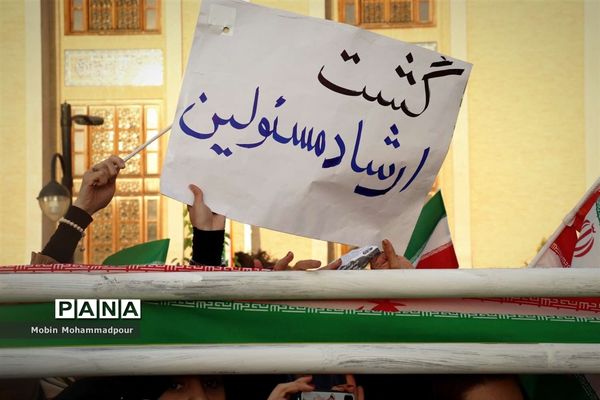 استقبال پرشکوه مردم تبریز از رئیس جمهوری