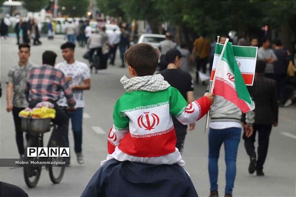 استقبال پرشکوه مردم تبریز از رئیس جمهوری
