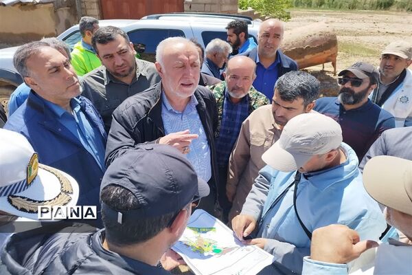 حضور میدانی استاندار تهران و نظارت بر عملکرد دستگاه‌های خدمت رسان به شهروندان سیل زده در فیروز کوه