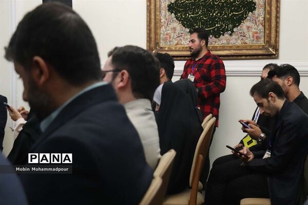 نشست خبری رئیس‌جمهوری در تبریز