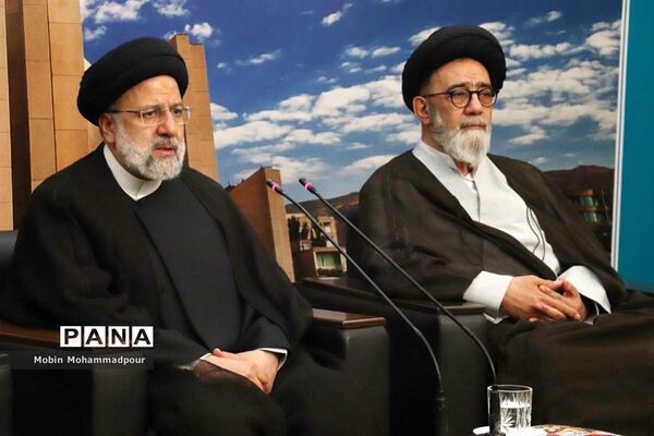 نشست خبری رئیس‌جمهوری در تبریز