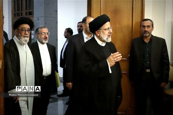 نشست خبری رئیس‌جمهوری در تبریز