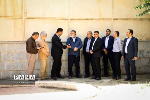 بازدید استاندار آذربایجان‌ غربی از مکان‌های تاریخی ارومیه