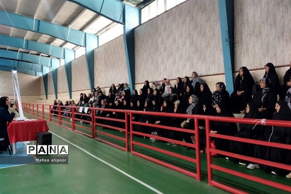 برگزاری کارگاه روانشناسی در سالن ورزشی بانوان قرچک