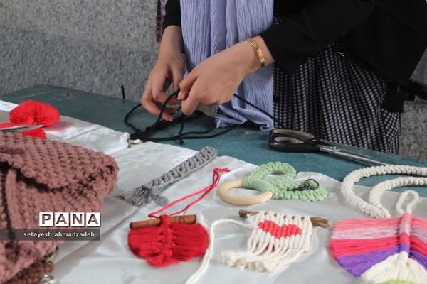 نمایشگاه صنایع‌ دستی در گلوگاه