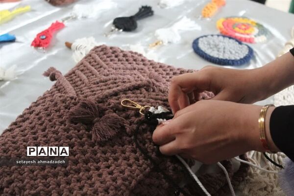 نمایشگاه صنایع‌ دستی در گلوگاه