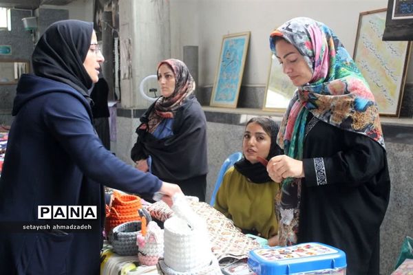 نمایشگاه صنایع‌ دستی در گلوگاه