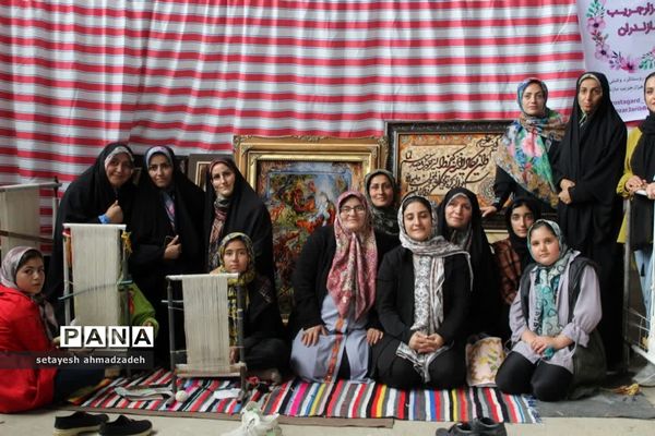 نمایشگاه صنایع‌ دستی در گلوگاه