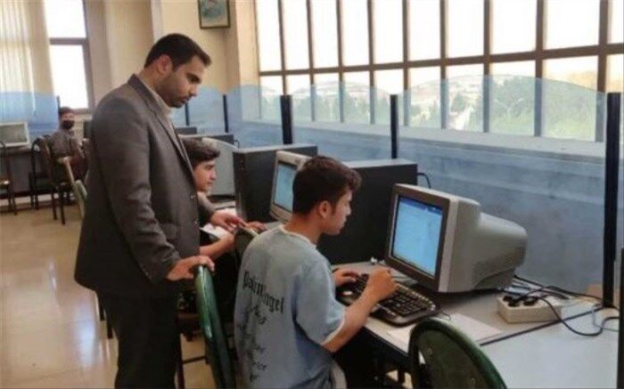معلمی که پس‌انداز خود را صرف بازسازی و نوسازی مدرسه کرد