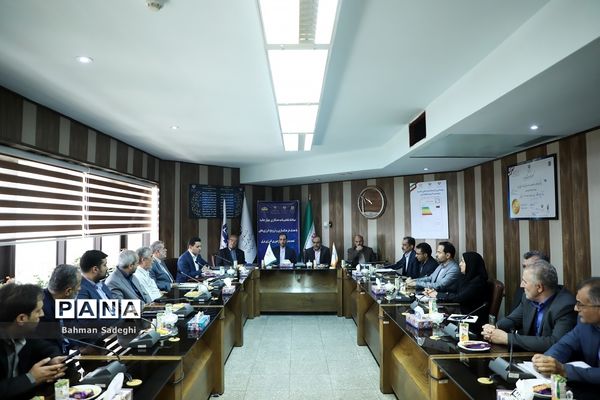 انعقاد تفاهم‌نامه برای استفاده از انرژی‌های تجدیدپذیر و بهره‌وری انرژی برق در مدارس کشور