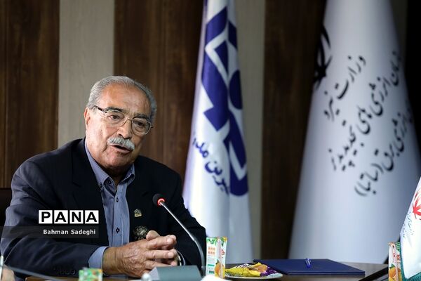 انعقاد تفاهم‌نامه برای استفاده از انرژی‌های تجدیدپذیر و بهره‌وری انرژی برق در مدارس کشور