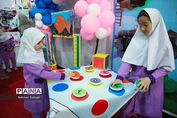 نمایشگاه دستاوردهای توانمندی دانش‌آموزان و معلمان شهر تهران