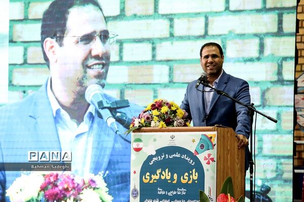 نمایشگاه دستاوردهای توانمندی دانش‌آموزان و معلمان شهر تهران