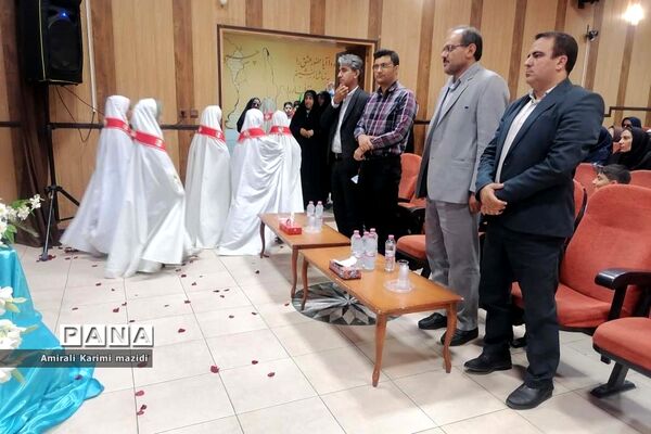 آیین تجلیل از مربیان سازمان دانش‌آموزی ناحیه 3 شیراز