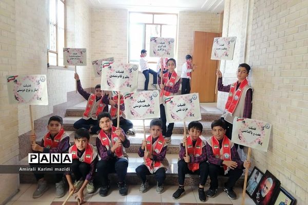 آیین تجلیل از مربیان سازمان دانش‌آموزی ناحیه 3 شیراز