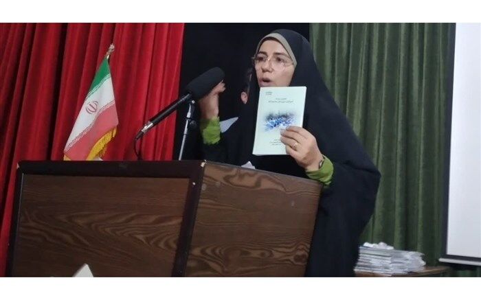 ۸۰ آموزگار پژوهشگر برتر محمود آبادی در جشنواره های علمی تجلیل شدند