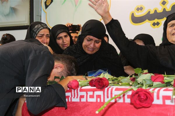 مراسم وداع با پیکر پاک شهید مدافع امنیت سرگرد محمد قنبری در ستاد فراجا استان خوزستان